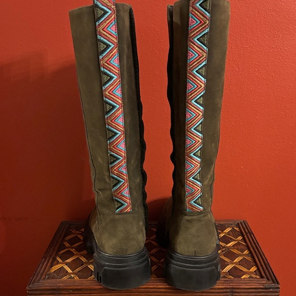 FARM Rio Army Olive Green Knee-High Boots w/Vibrant embroidered Pattern - Picture 2 of 14